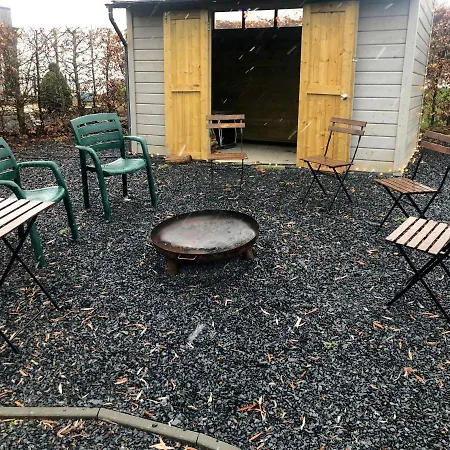 Very Located On A Large Secured Park 度假居 Corbion